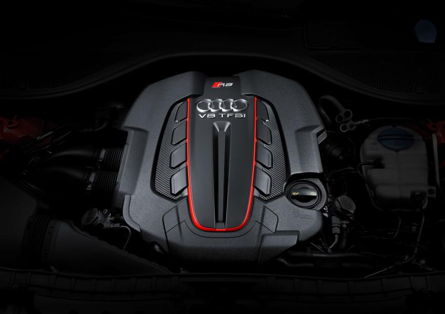 Моторный отсек Audi RS6 Avant Performance (4G, C7) 2015 года  (WW) (фото 17 из 22)